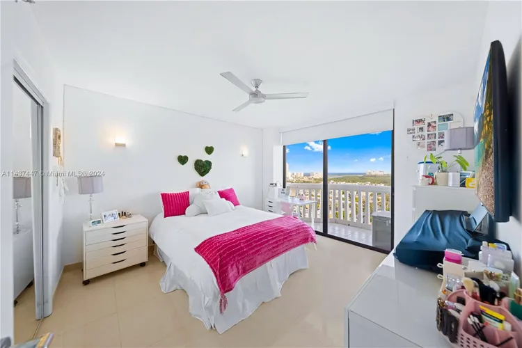 Williams Island 1000 #2504 image #18