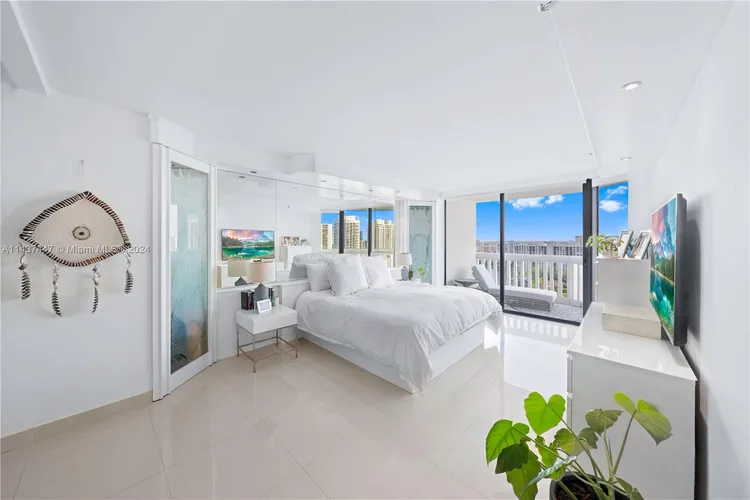 Williams Island 1000 #2504 image #7