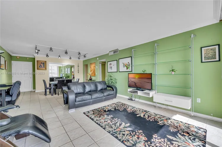 Island Pointe #5G image #13