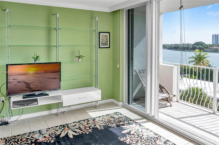 Island Pointe #5G image #14