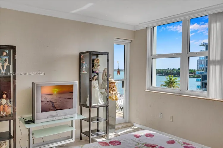 Island Pointe #5G image #17