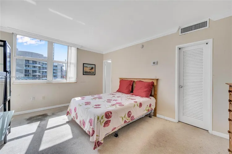 Island Pointe #5G image #25