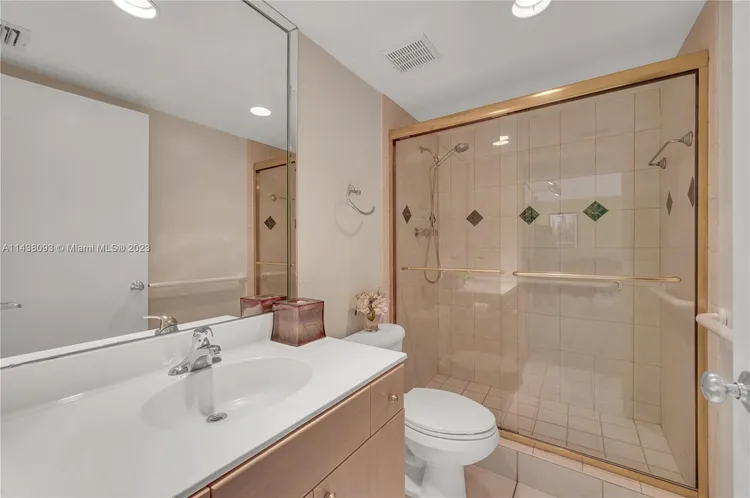 Island Pointe #5G image #26