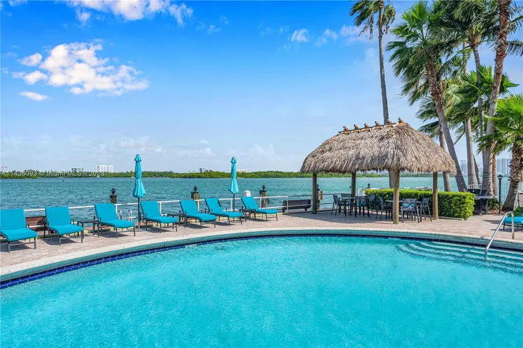 Island Pointe #5G image #32