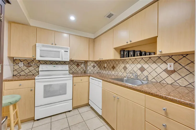 Island Pointe #5G image #7