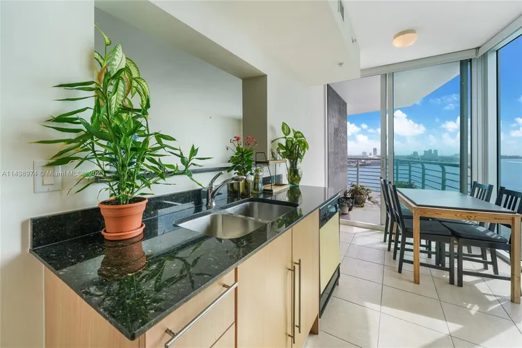 One Miami #1909 image #6