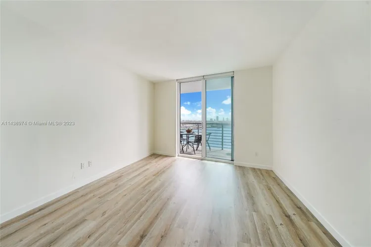 One Miami #1909 image #8