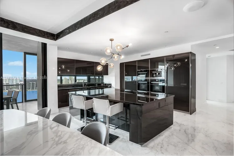 Porsche Design Tower #2803 image #11