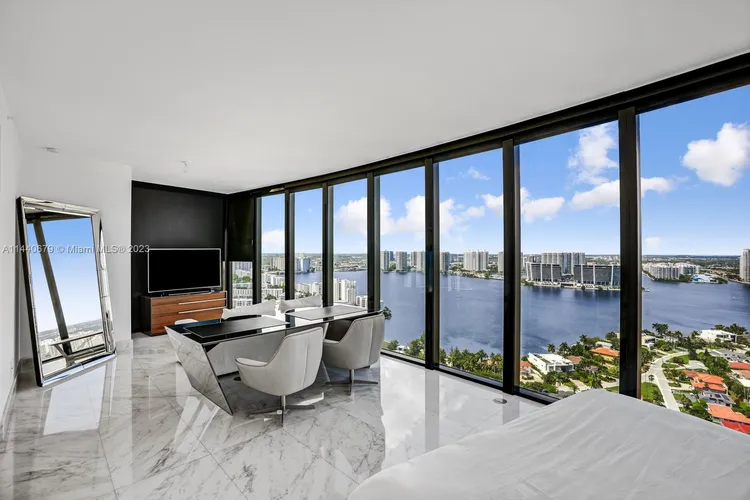 Porsche Design Tower #2803 image #12