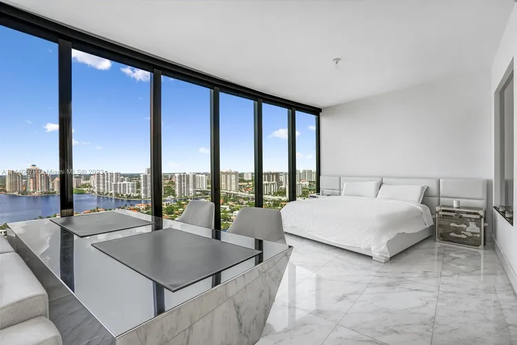 Porsche Design Tower #2803 image #14