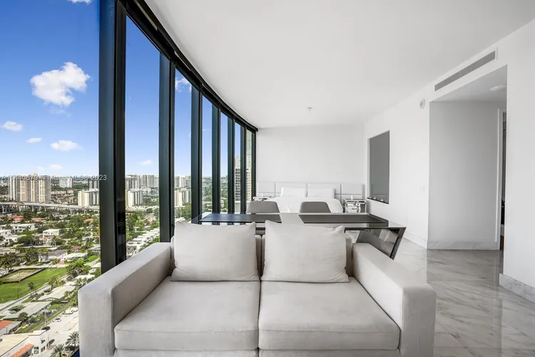 Porsche Design Tower #2803 image #15