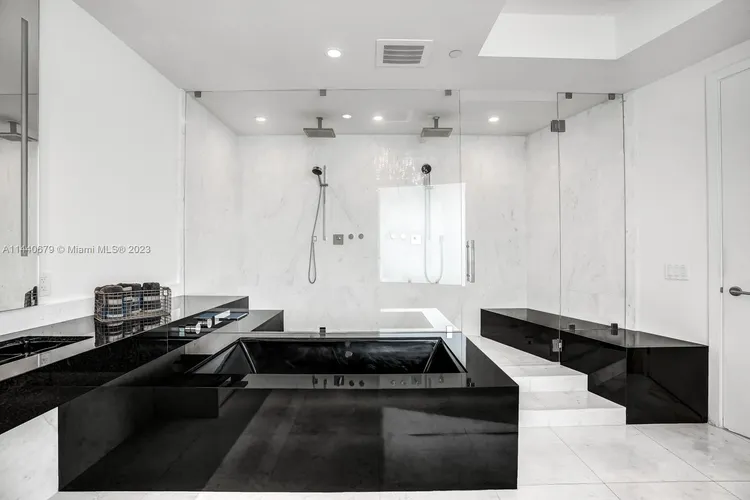 Porsche Design Tower #2803 image #16