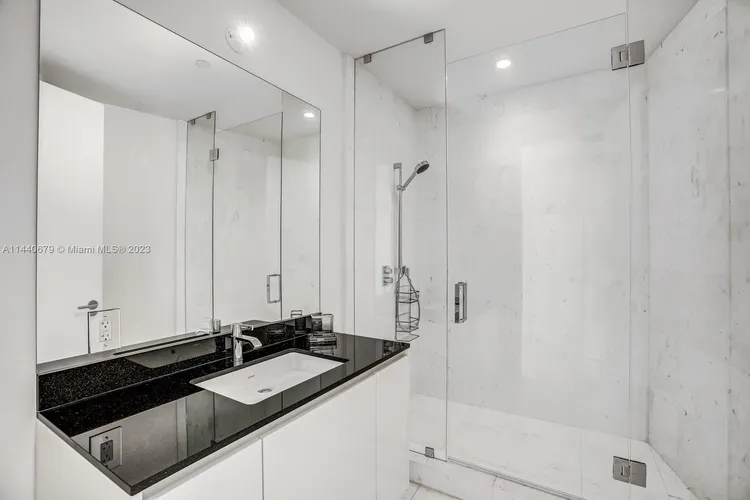 Porsche Design Tower #2803 image #23