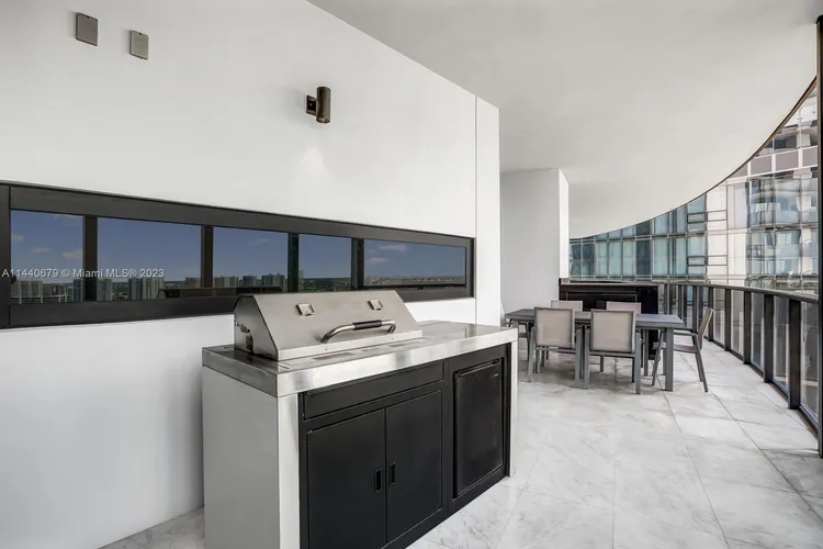 Porsche Design Tower #2803 image #31