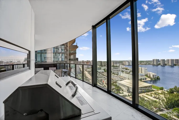 Porsche Design Tower #2803 image #32