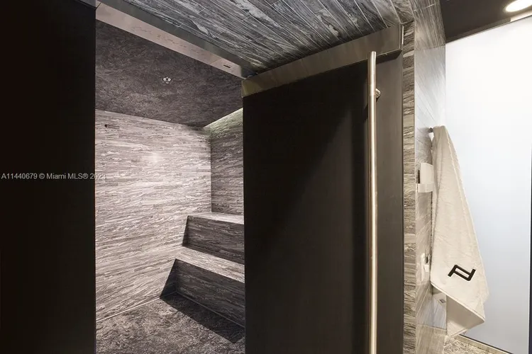 Porsche Design Tower #2803 image #48