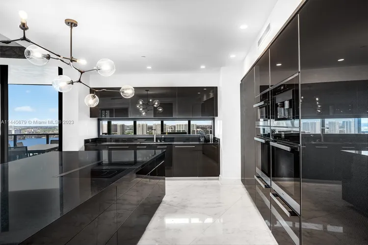 Porsche Design Tower #2803 image #8