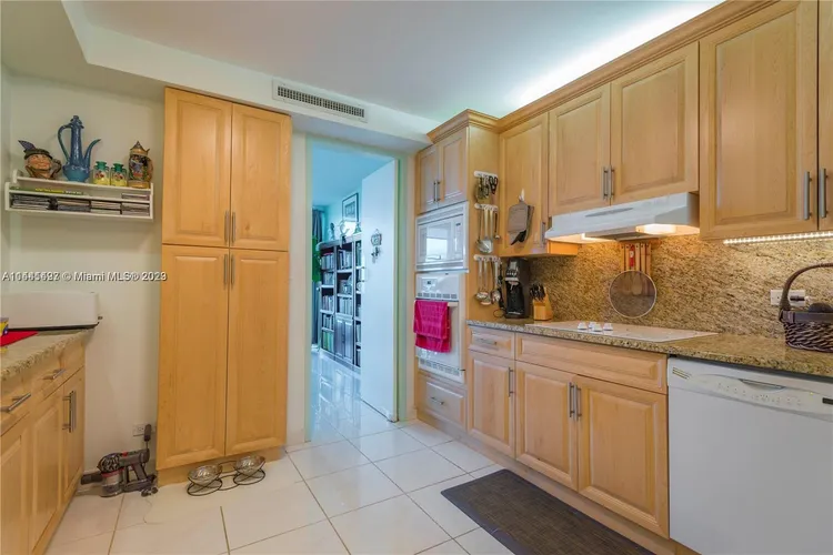 Crystal House #6N image #14