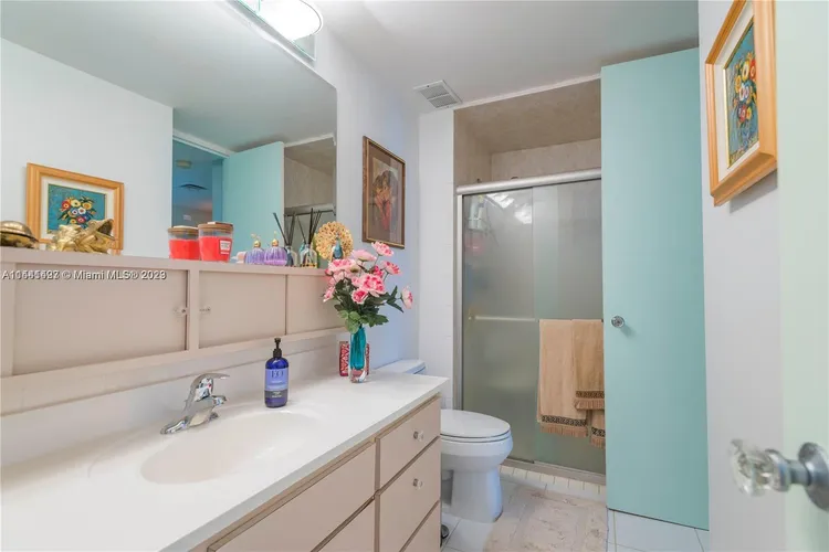 Crystal House #6N image #16