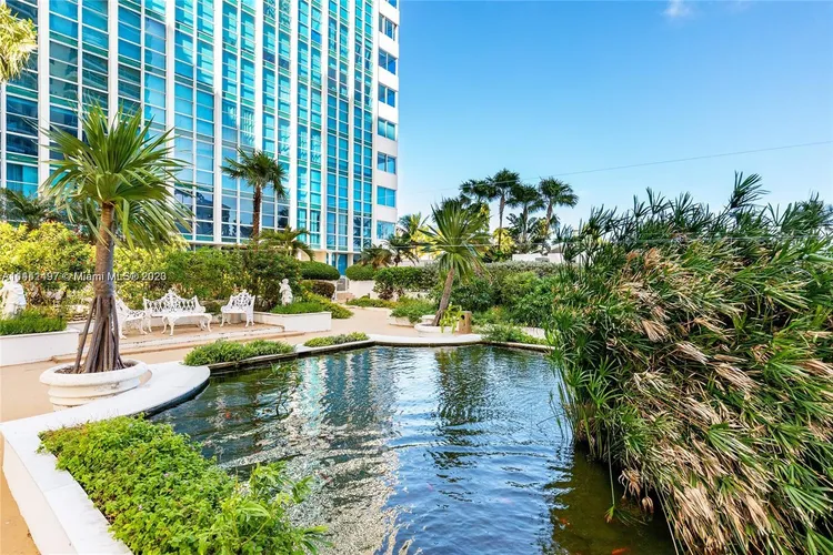 Crystal House #6N image #25