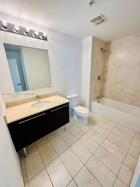 Quantum on the Bay #2517 image #10