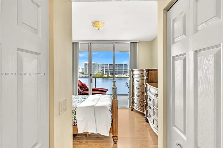 Marina Bay Club #1106 image #18