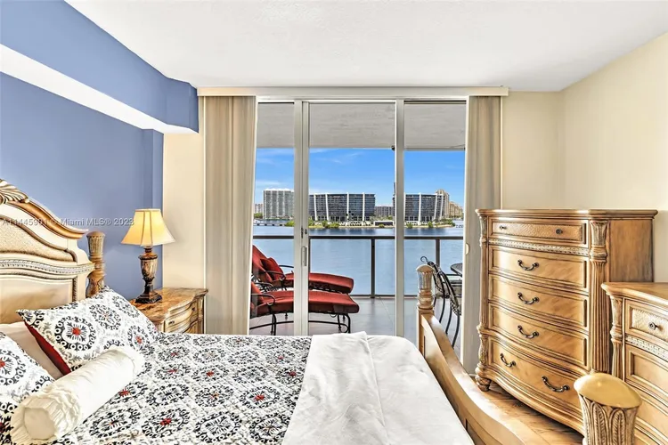 Marina Bay Club #1106 image #19