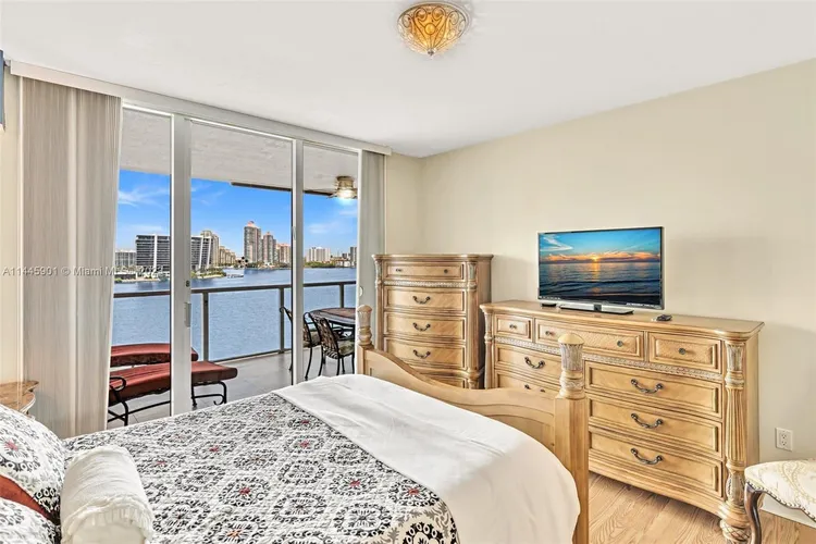 Marina Bay Club #1106 image #20