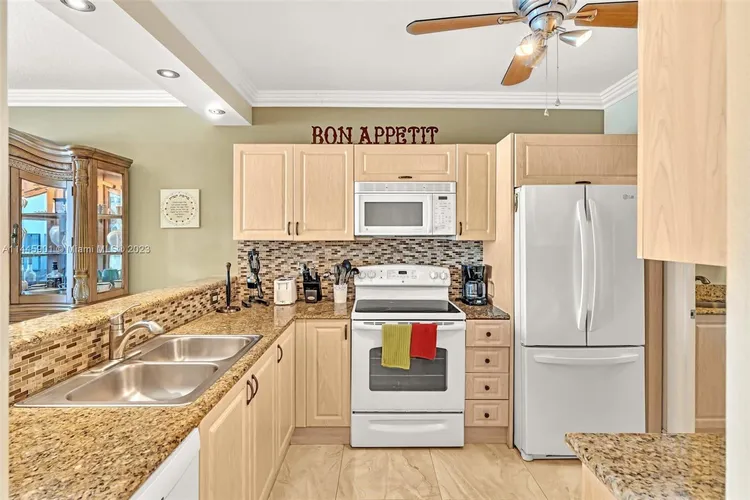 Marina Bay Club #1106 image #34