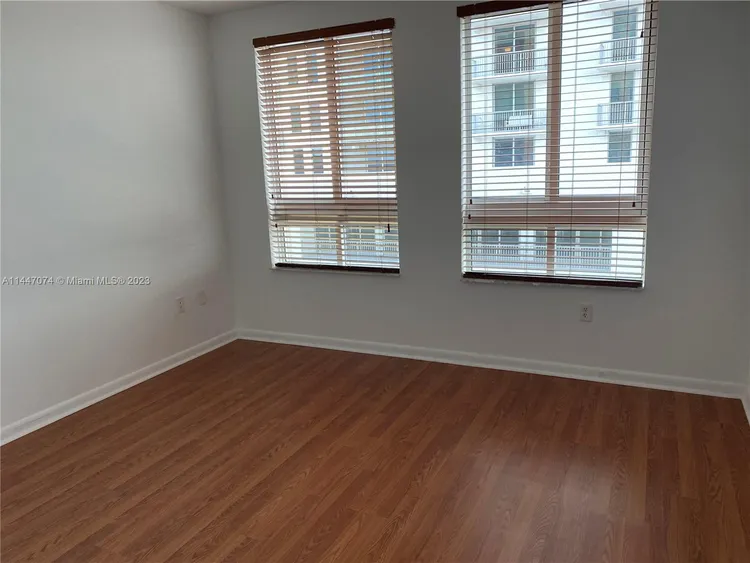 Toscano #1011S image #10