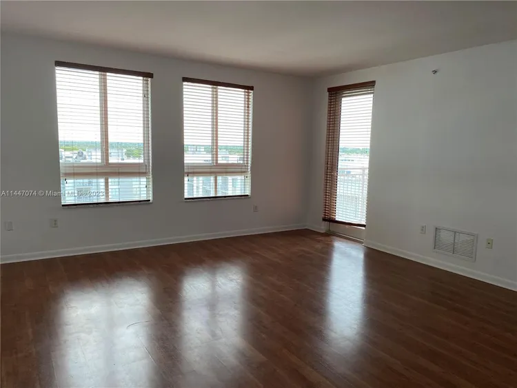 Toscano #1011S image #8