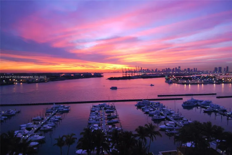 Yacht Club at Portofino #2306 image #12