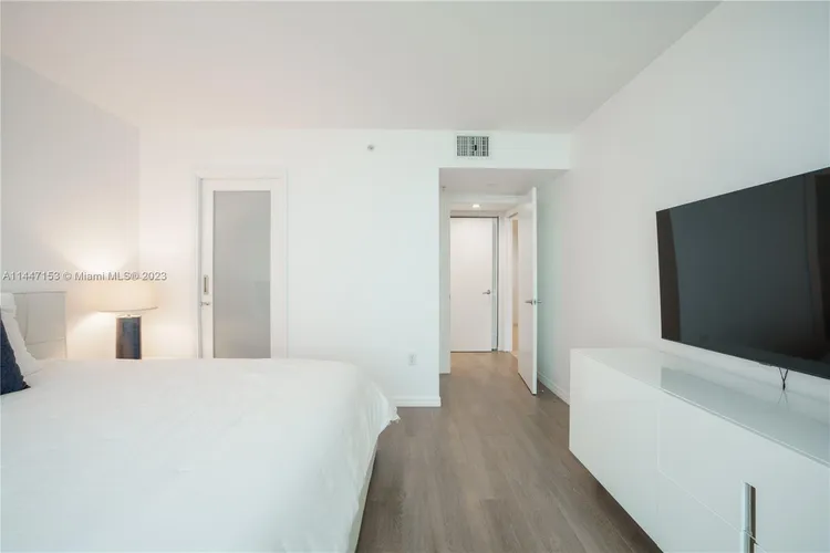 Yacht Club at Portofino #2306 image #9