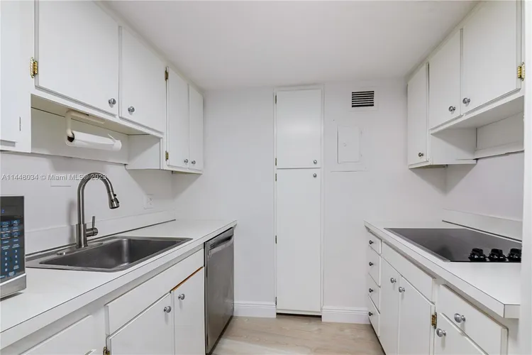 King Cole #917 image #16