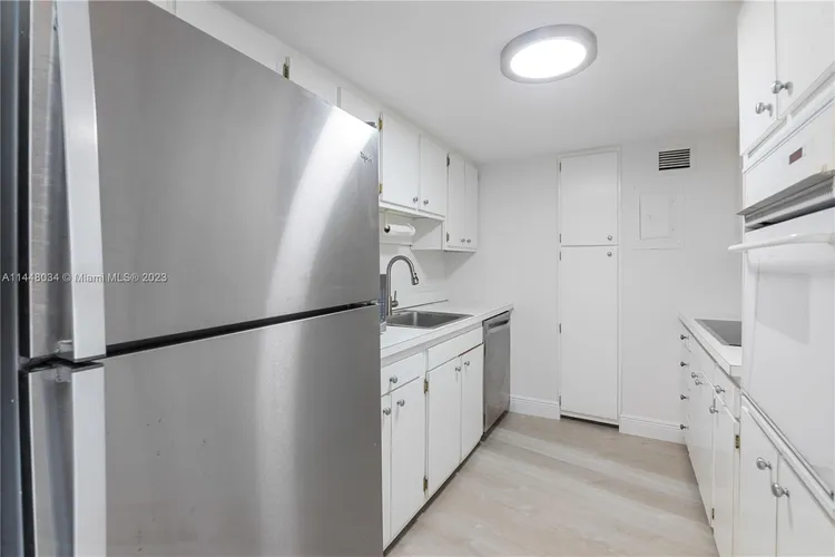 King Cole #917 image #17