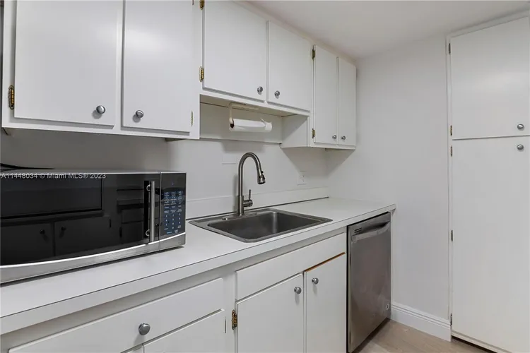 King Cole #917 image #18