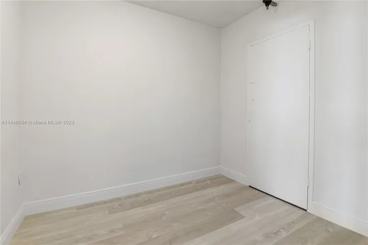 King Cole #917 image #22