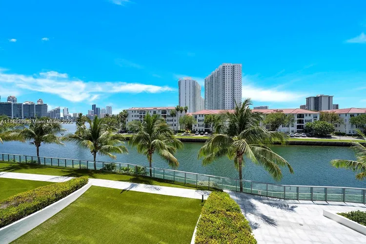 Echo Aventura #206 image #11