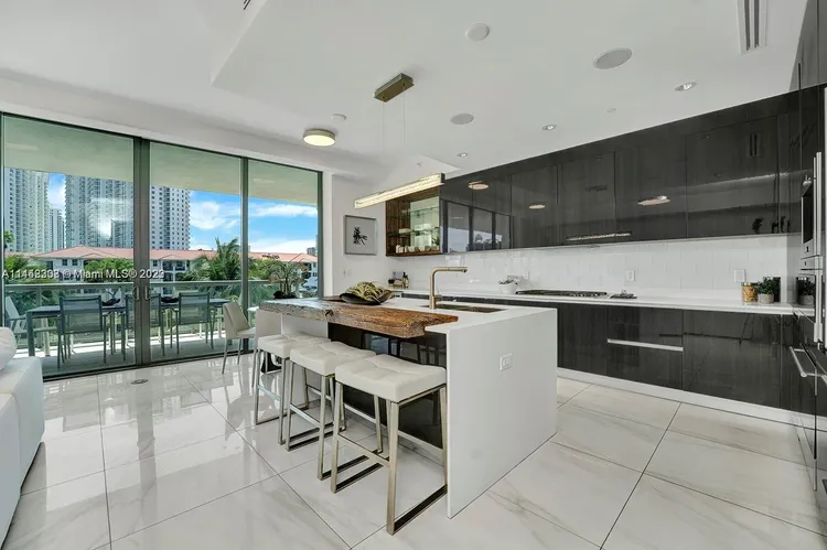 Echo Aventura #206 image #18