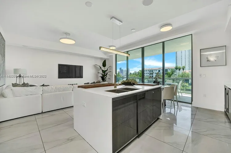 Echo Aventura #206 image #20