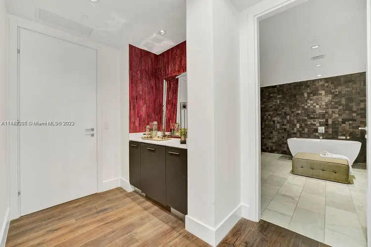 Echo Aventura #206 image #23