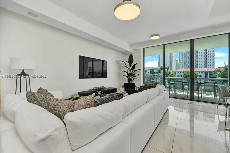 Echo Aventura #206 image #36