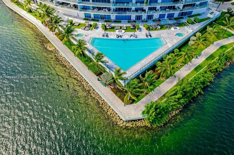 Echo Aventura #206 image #9