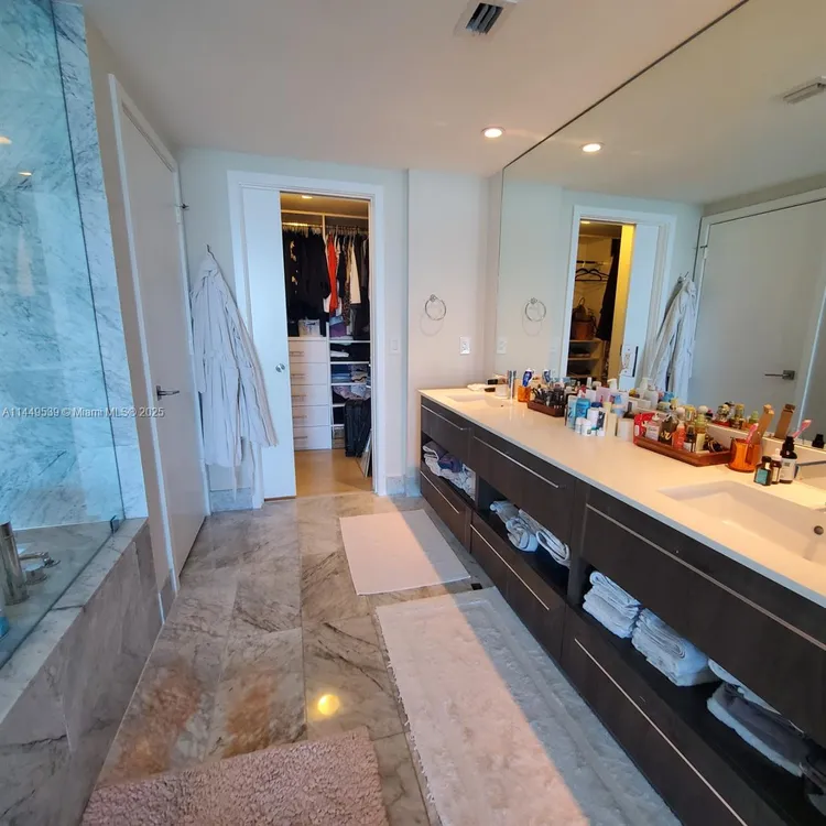 One Paraiso #1506 image #14