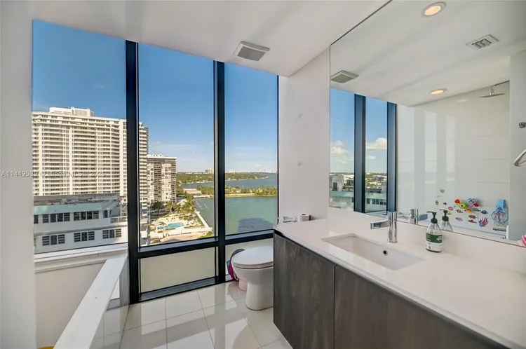 One Paraiso #1506 image #17