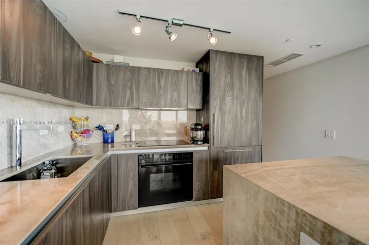 One Paraiso #1506 image #8