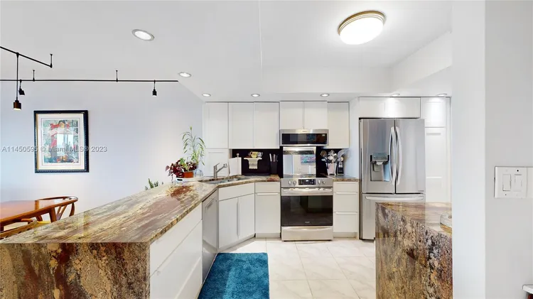 Champlain Towers East #11E image #13