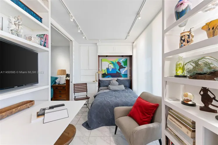 Champlain Towers East #11E image #18