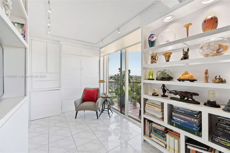 Champlain Towers East #11E image #19