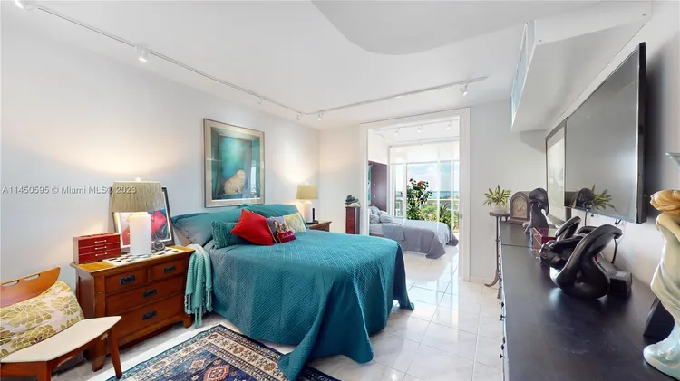 Champlain Towers East #11E image #23